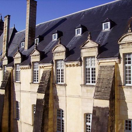 Abbaye Royale Hotel Saint-Jean-dʼAngély Esterno foto