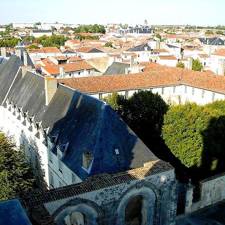 Abbaye Royale Hotel Saint-Jean-dʼAngély Esterno foto