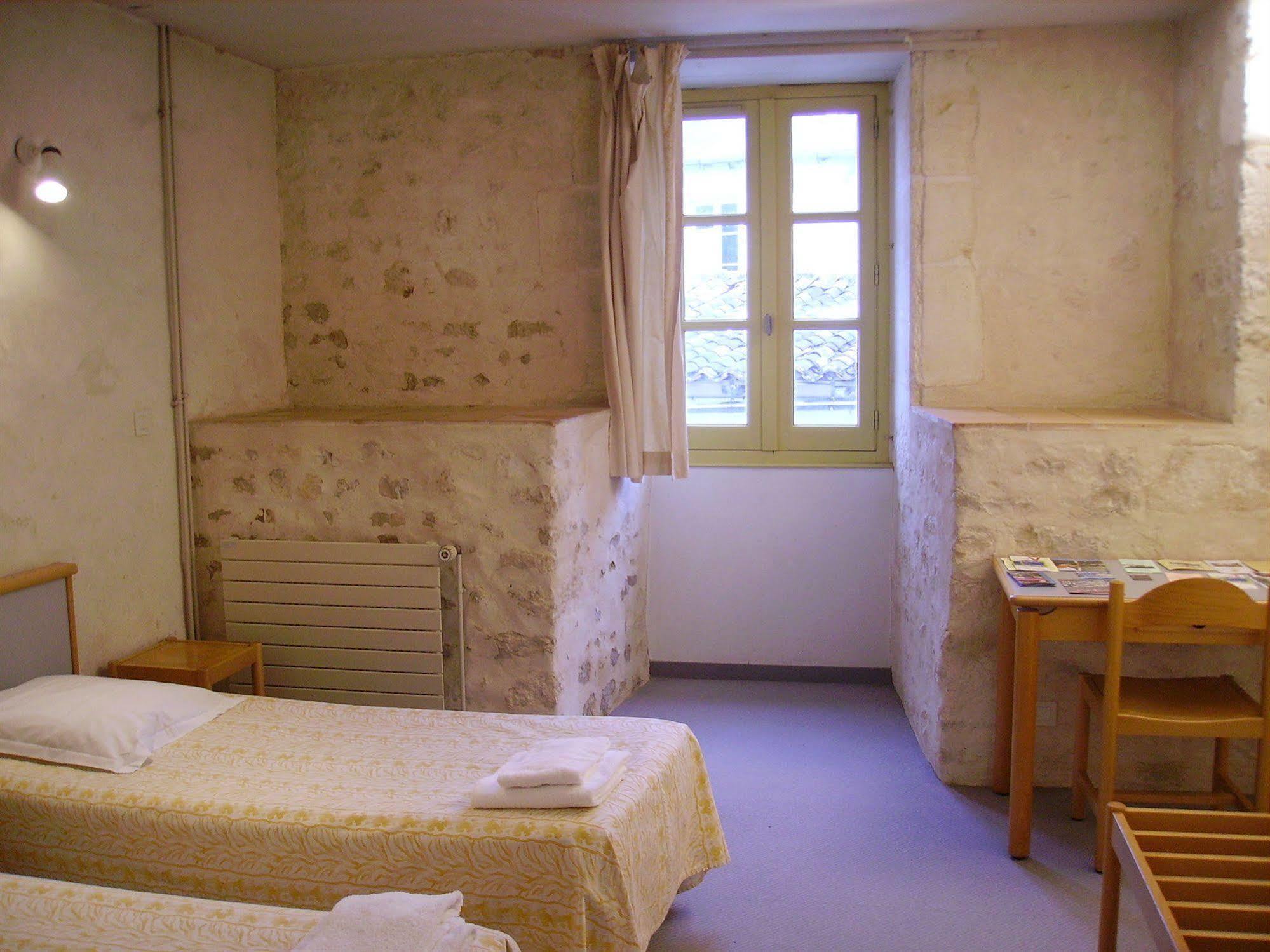 Abbaye Royale Hotel Saint-Jean-dʼAngély Esterno foto